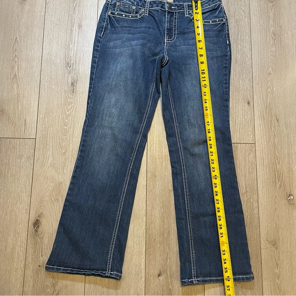 Earl Jeans details brand